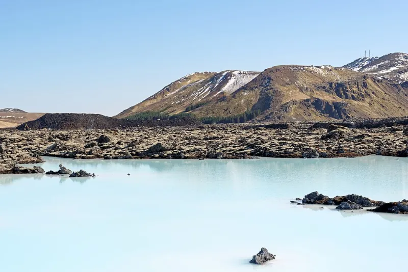 Steam, Minerals, and Midnight Light: The Photographer's Guide to Iceland's Glowing Geothermal Waters